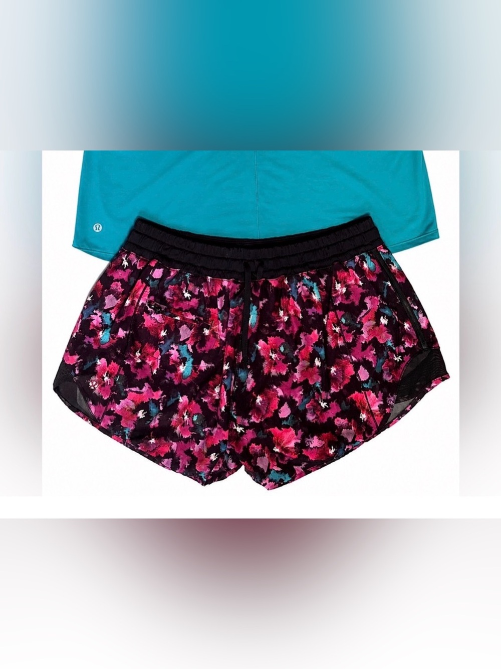 Lululemon Hotty Hot Shorts Low Rise 4” inseam Size 10